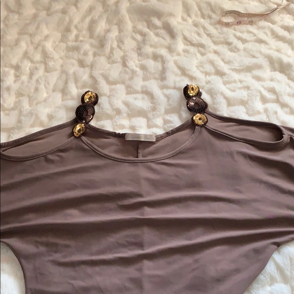 Charlotte Russe Off shoulder top - Picture 3 of 6